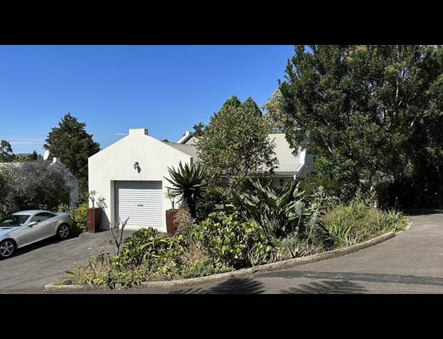 2 BEDROOM TOWNHOUSE FOR SALE IN HOWICK NORTH